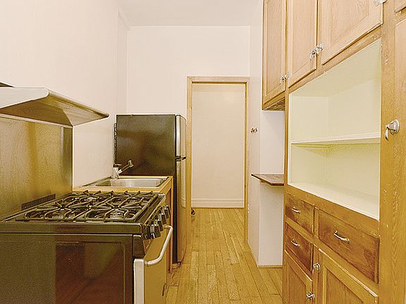 5th image of 35-20 73rd St APT 1N