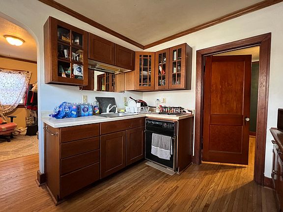 5th image of 316 5th St NW