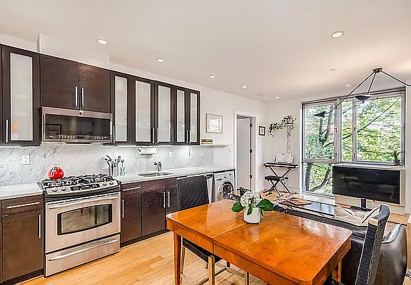3rd image of 35 McDonald Ave APT 2D