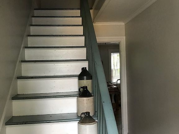 5th image of 30 Linwood Ave