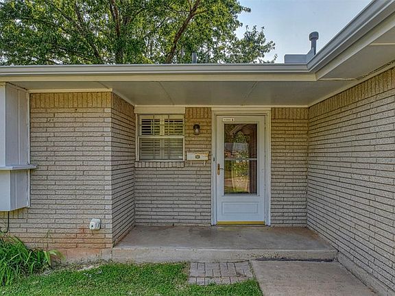 3rd image of 224 Atterberry Dr