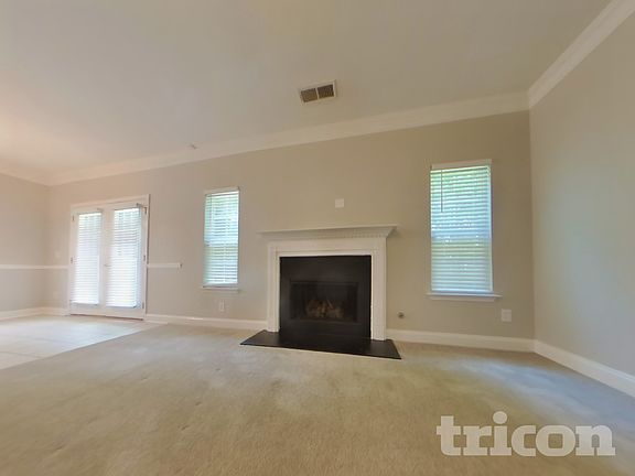 3rd image of 204 Cole Ct