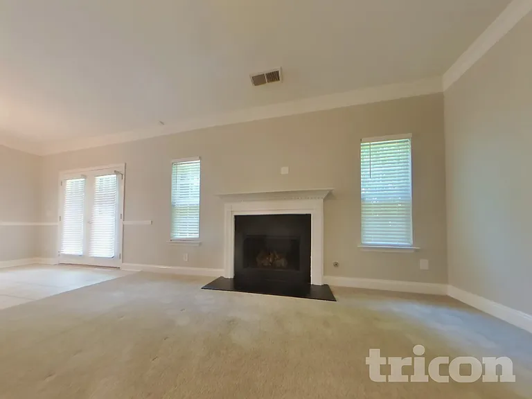204 Cole Ct — Photo 3