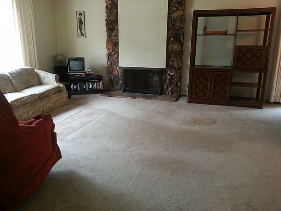 4th image of 1021 S Citrus Ave