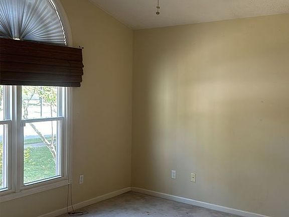 3rd image of 205 Gateway Park Cir