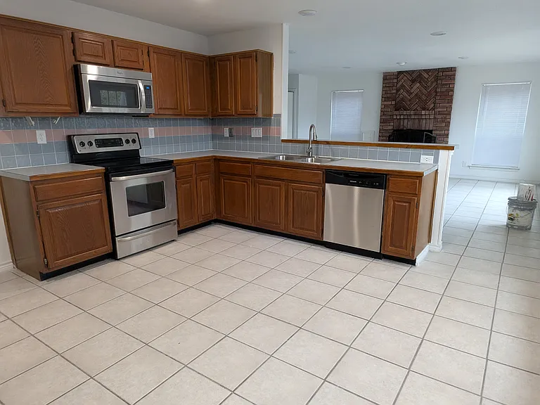 9202 Proclamation Dr — Photo 6