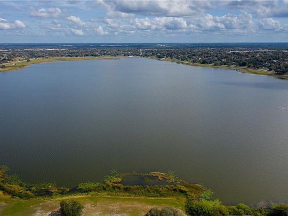 3rd image of 4 S Lakeshore Blvd
