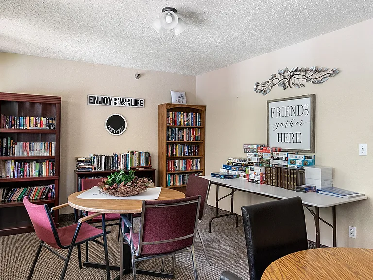 Alps Park Apartments — Photo 15