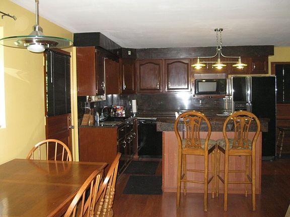 3rd image of 5411 N Hedgerow Ln