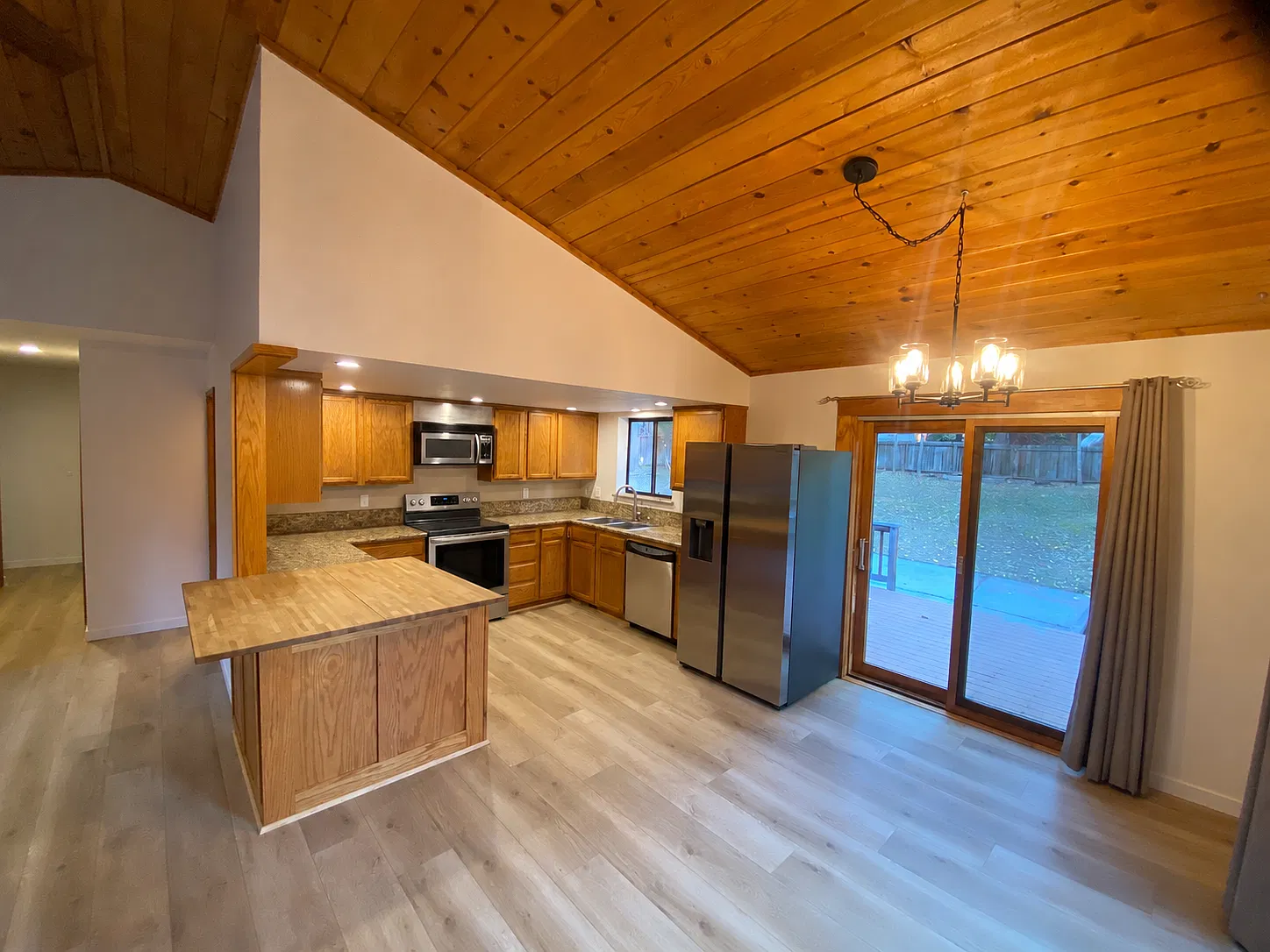 2 bed, 1232 sqft, $3,600 — Photo 3