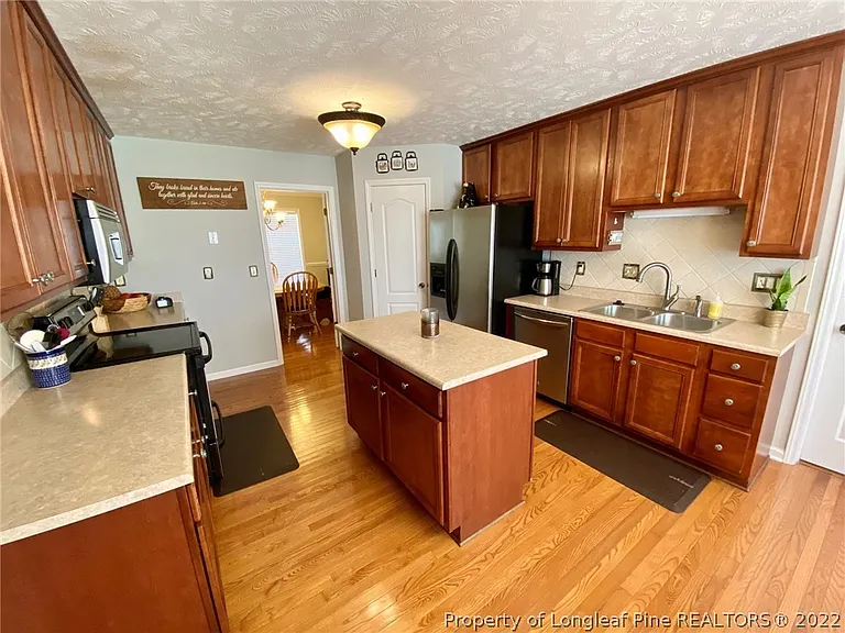 3705 Lockerbie Ct — Photo 24