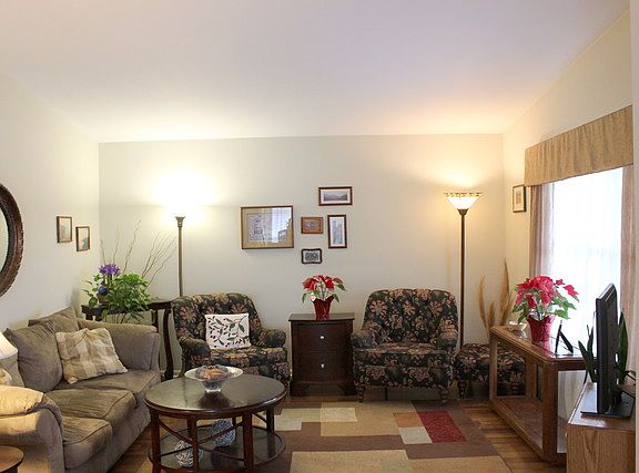 3rd image of 309 Belmont Dr