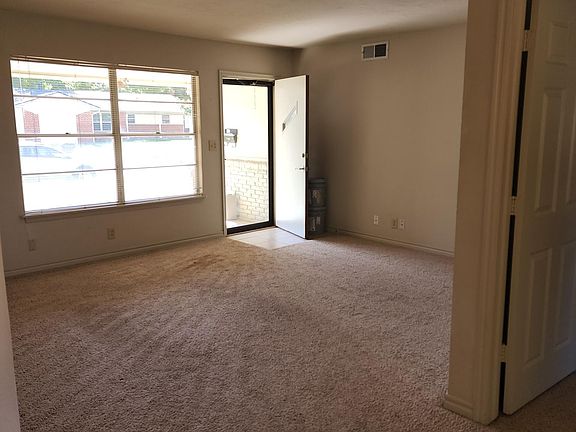 5th image of 1022 Canterbury Ave