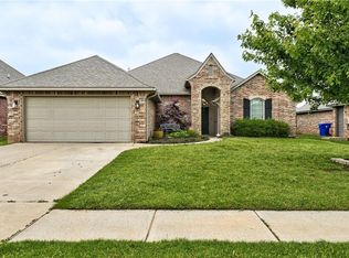 1400 Luke Ln, Norman, OK 73072
