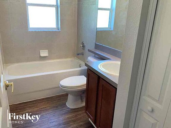 3rd image of 1396 Laurel Glen Dr