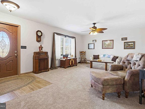 4th image of 517 Foggy Bottom Rd