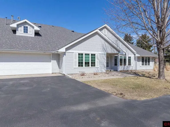 1532 Graystone Ln, North Mankato, MN 56003