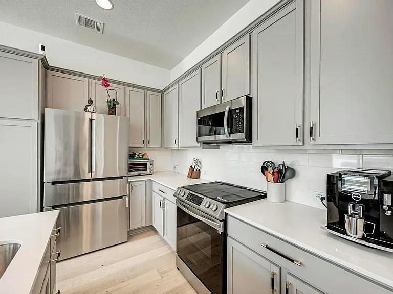 2050 Lohmans Spur Rd #703 — Photo 7