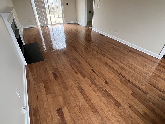 4th image of 145 Fiddlers Run Ct
