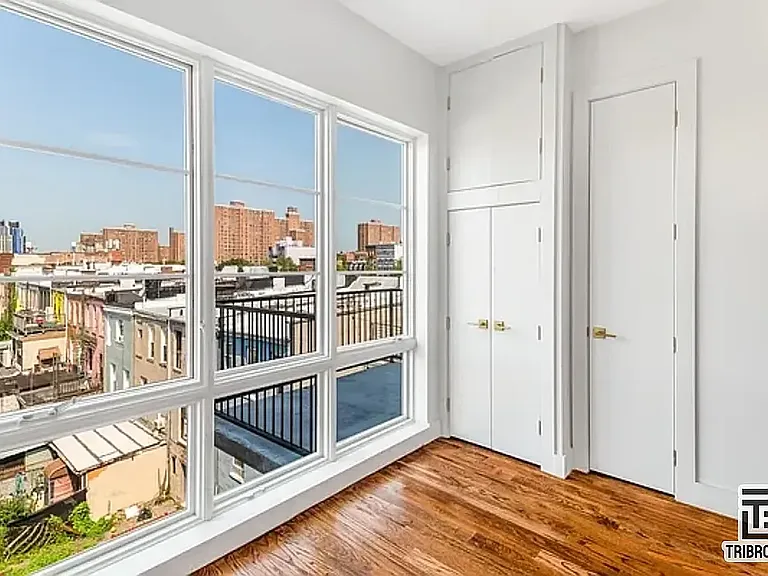 133 Brown Pl #204 — Photo 3