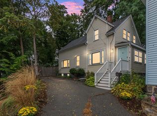 13 Phillips St, Beverly, MA 01915