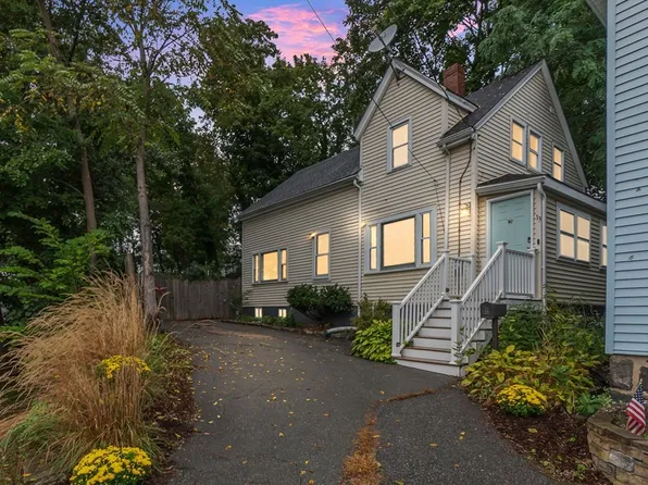 13 Phillips St, Beverly, MA 01915