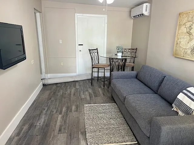 1 bed, 400 sqft, $1,850 — Photo 2