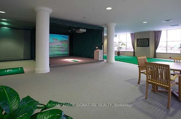 25 Kingsbridge Garden Cir #923 — Photo 24