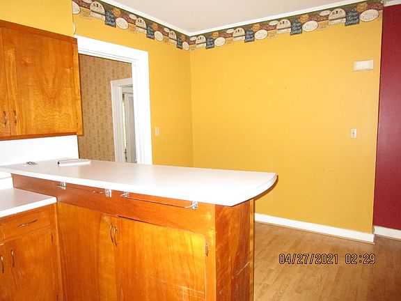5th image of 207 Greenville St