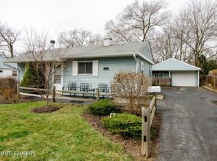 12 Thrush Rd, Carpentersville, IL 60110