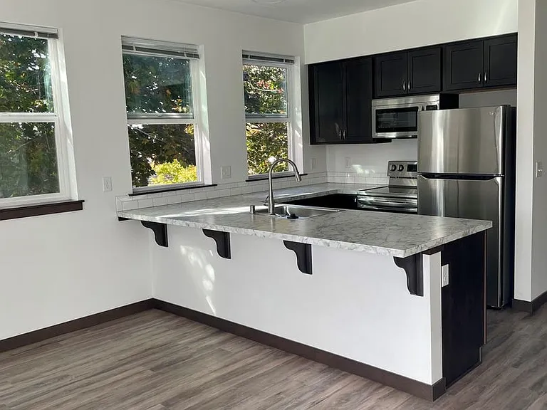 1513 E St — Photo 15