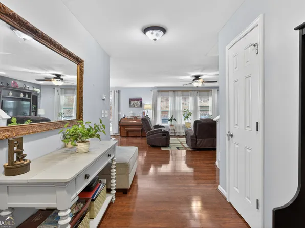 269 Edinburgh Ln, Woodstock, GA 30188