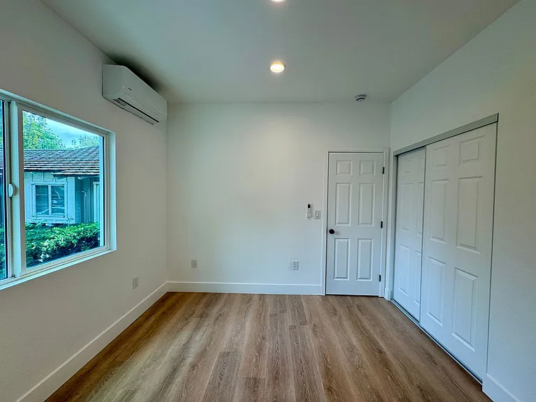 5250 Los Altos Plaza — Photo 25