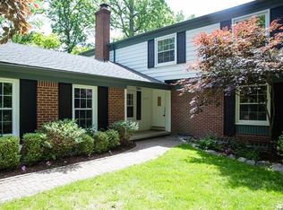 30428 Georgetown Dr, Beverly Hills, MI 48025