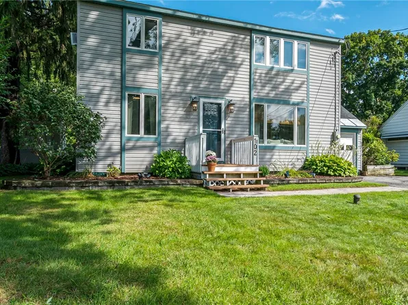 102 Elizabeth Dr, Syracuse, NY 13212