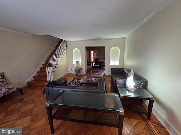 4th image of 1633 Conlyn St