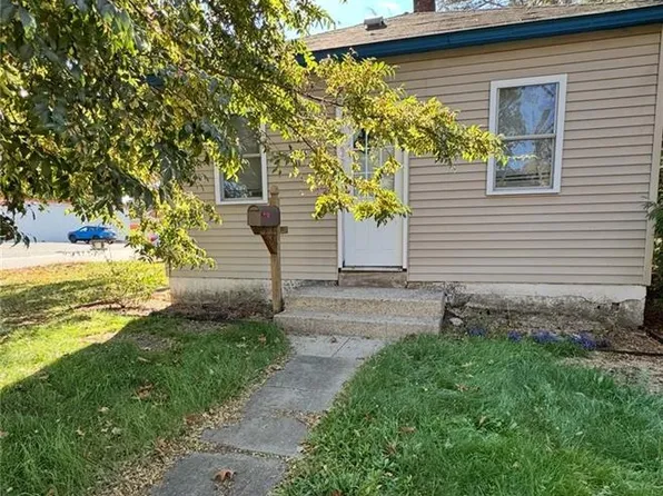 2536 W Shore Rd, Warwick, RI 02889