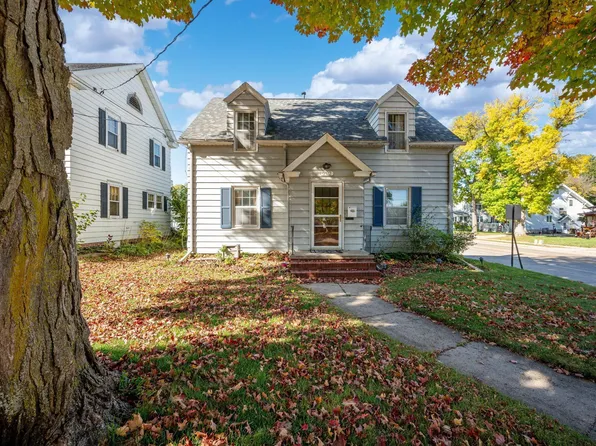 702 Albion Ave, Fairmont, MN 56031