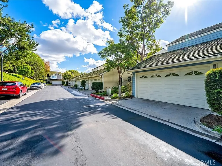 620 Holbrook Ct — Photo 8