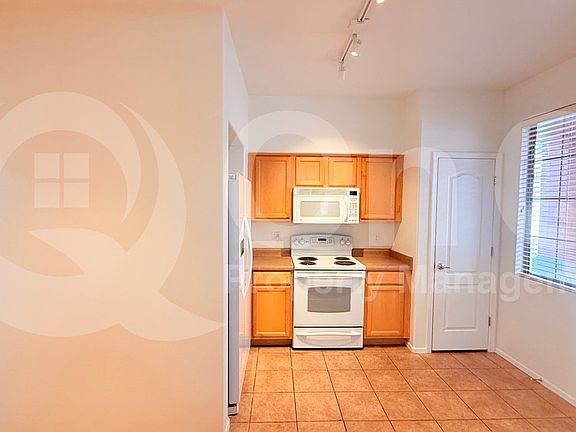 4th image of 6334 S Blake St