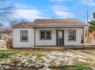 8150 Wea St, De Soto, KS 66018
