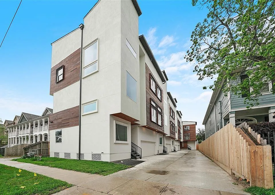1539 W 23rd St #D