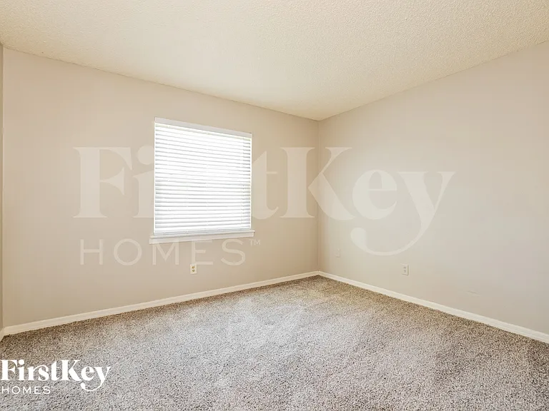 2175 Carriage Pointe Loop — Photo 16