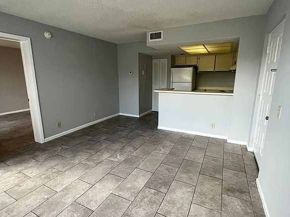 5th image of 718 Executive Center Dr #22-7-22