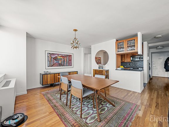 5th image of 250 E 40th St APT 47C
