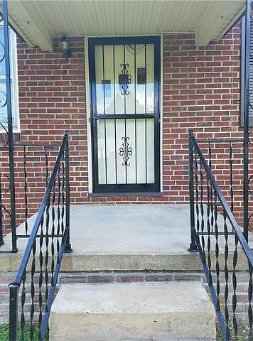 1st image of 21416 Warren Ave
