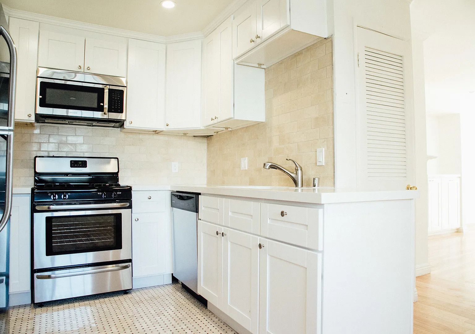 3600 Empire Apartments — Photo 3