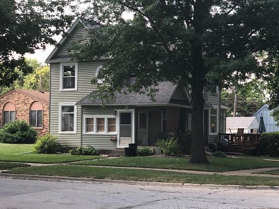 3rd image of 615 2nd Ave E