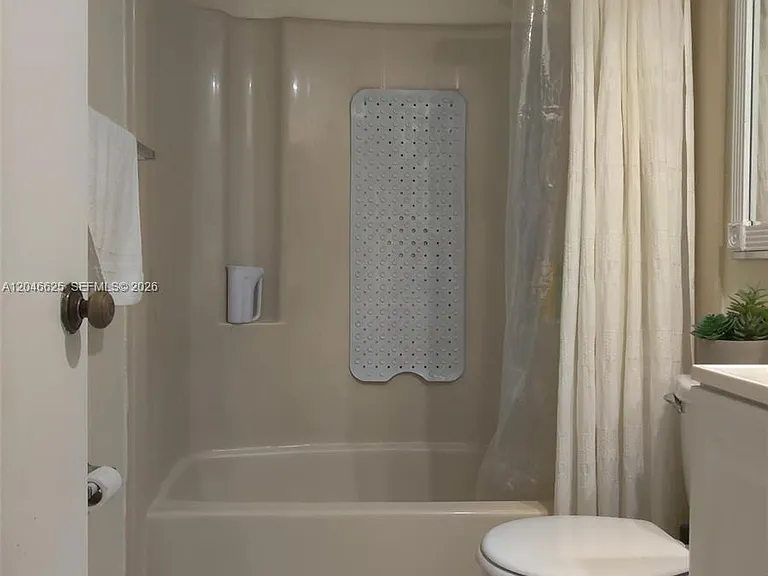 300 E Club Cir #108 — Photo 22