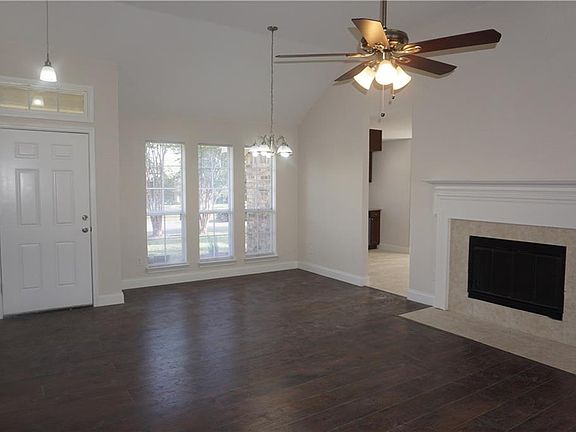 2nd image of 1330 Riverview Ln